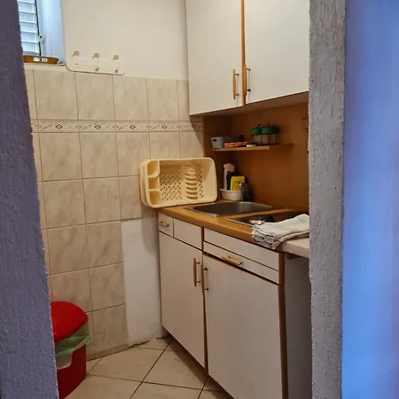 Apartment Agata Lastovo