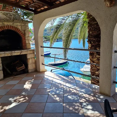 Agata Apartment Lastovo